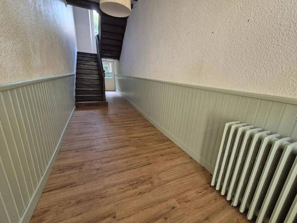 Maison de ville T5 de 172m2 avec garages, cour et terrasse