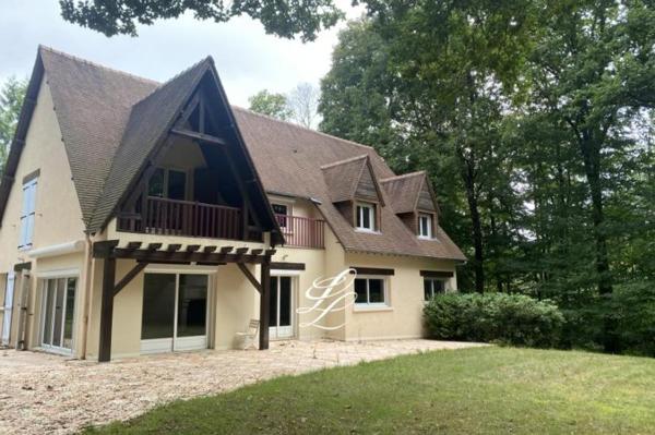 Vente - Maison 7 pièces 213 m 2 LA BAZOGE (72650)