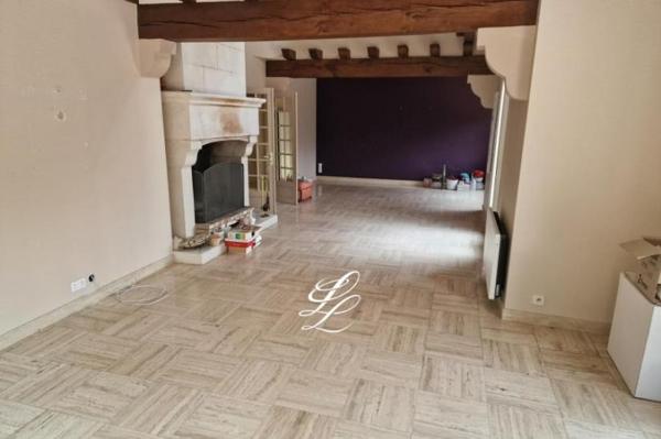 Vente - Maison 7 pièces 213 m 2 LA BAZOGE (72650)