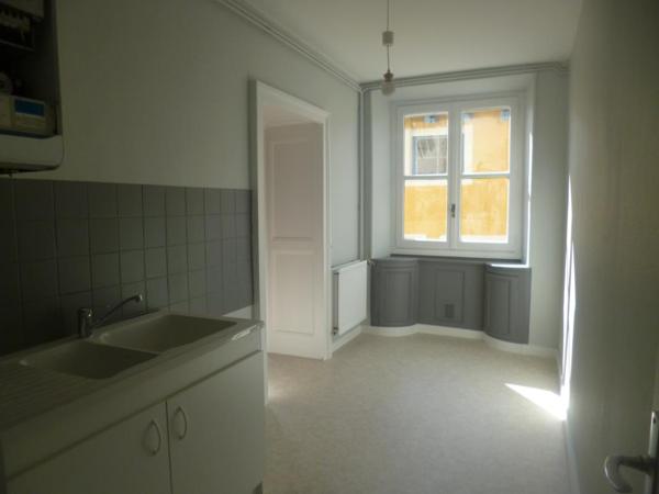 F3 3e étage proche de la cathédrale