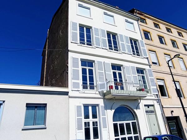 Duplex de caractère avec vue Loire — dernier étage, esprit maison sous les toits