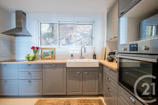 Appartement F3 à vendre  3 pièces - 83 m 2   VILLEFRANCHE SUR MER  - 06