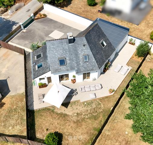 ARRADON - MOUSTOIR - MAISON RÉNOVÉ 115 M2 - VIE DE PLAIN PIED- 4 CHAMBRES- 602 M2 DE TERRAIN- DOUBLE GARAGE