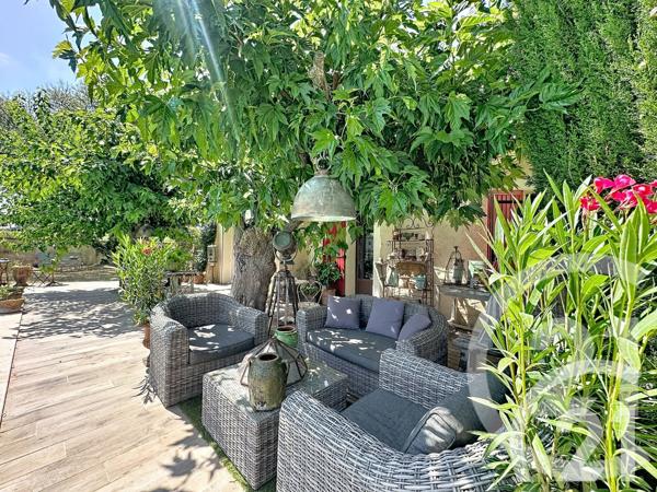 Maison à vendre  6 pièces - 160 m 2   ROBION  - 84