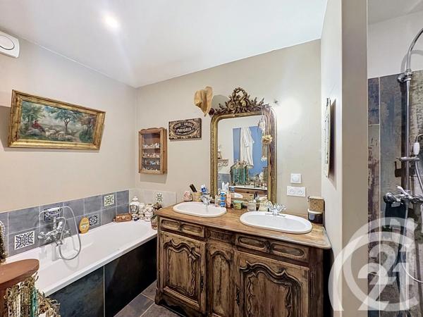 Maison à vendre  6 pièces - 160 m 2   ROBION  - 84