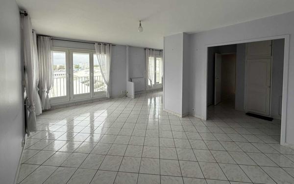 Appartement à vendre    5 pièces • 88 m2 Compiègne