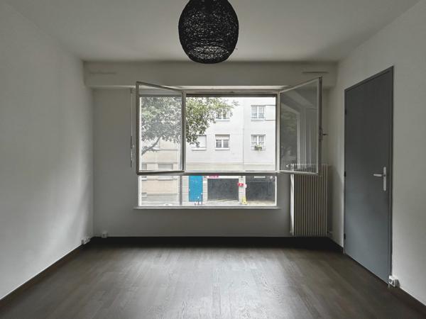 Paris 11 - Studio avec parking - Refait à neuf