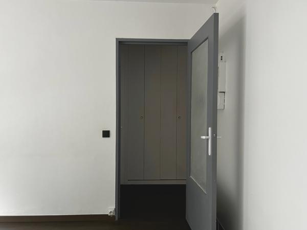 Paris 11 - Studio avec parking - Refait à neuf