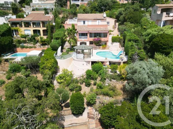 Maison à vendre  7 pièces - 180 m 2   ROQUEBRUNE SUR ARGENS  - 83
