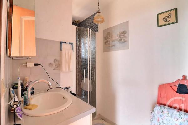 Maison à vendre  7 pièces - 180 m 2   ROQUEBRUNE SUR ARGENS  - 83