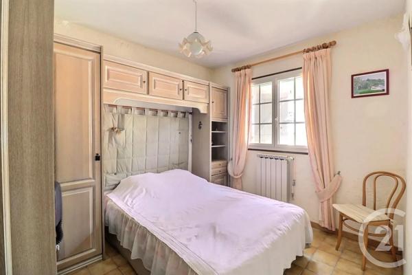 Maison à vendre  7 pièces - 180 m 2   ROQUEBRUNE SUR ARGENS  - 83