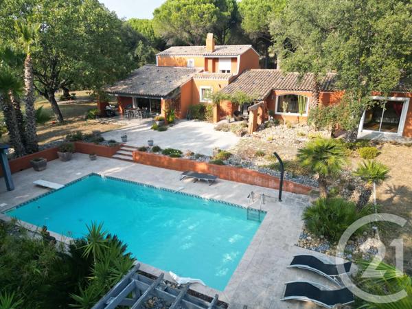 Maison à vendre  7 pièces - 180 m 2   ROQUEBRUNE SUR ARGENS  - 83