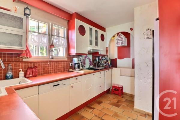 Maison à vendre  7 pièces - 180 m 2   ROQUEBRUNE SUR ARGENS  - 83