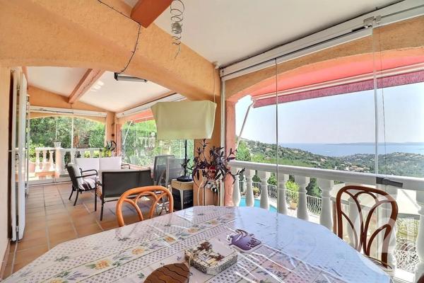 Maison à vendre  7 pièces - 180 m 2   ROQUEBRUNE SUR ARGENS  - 83
