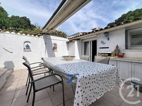 Maison à vendre  2 pièces - 47 m 2   ROQUEBRUNE SUR ARGENS  - 83