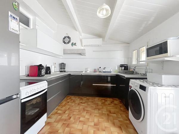 Maison à vendre  2 pièces - 47 m 2   ROQUEBRUNE SUR ARGENS  - 83
