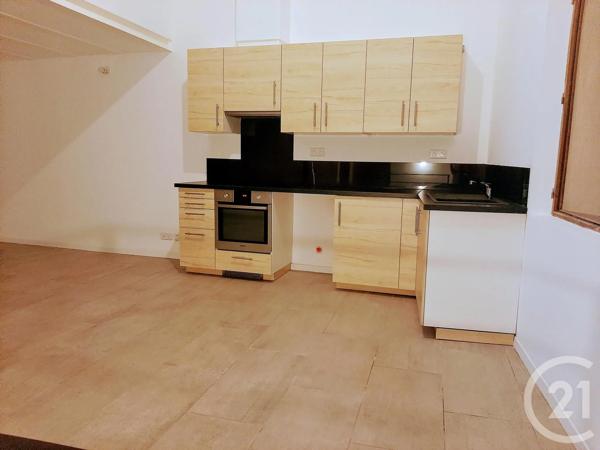 Maison à vendre  3 pièces - 63 m 2   SOLLIES PONT  - 83