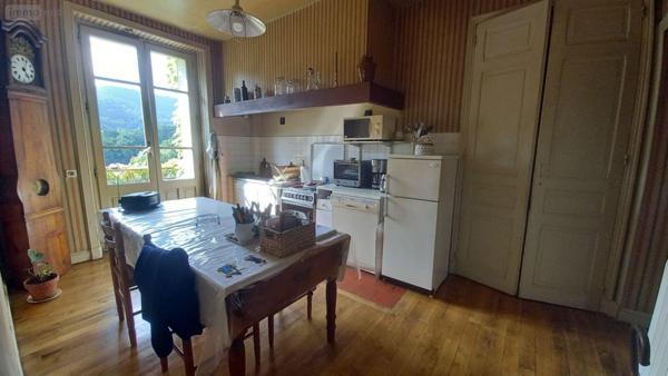 Maison à vendre à Vic-sur-Cère dans le Cantal (15800), ref : MG/2386