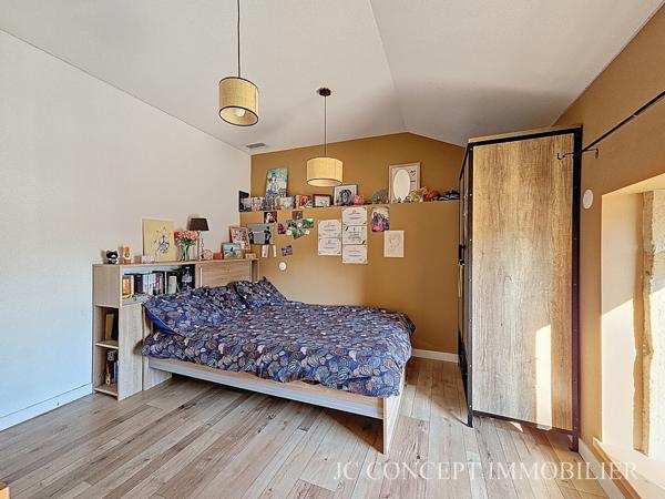 Maison en pierre au calme avec piscine