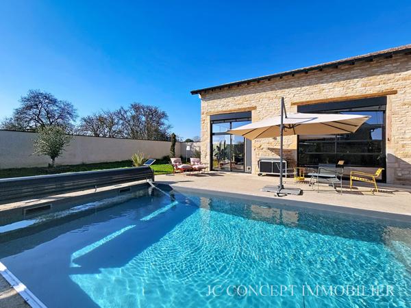 Maison en pierre au calme avec piscine