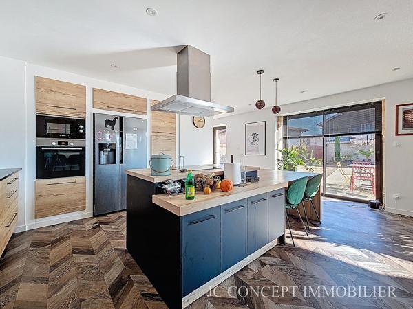 Maison en pierre au calme avec piscine