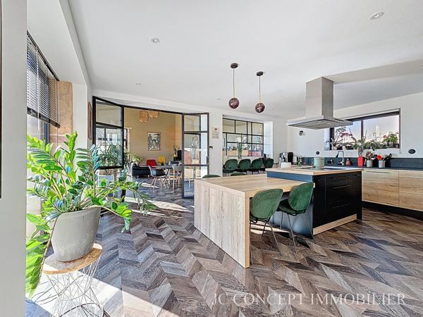 Maison en pierre au calme avec piscine