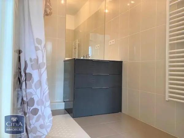 Appartement à louer 2 pièces 46.79m² Villecresnes (94440)