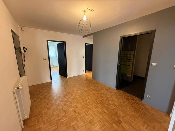 Clermont-Ferrand, Appartement de 70 m 2 de 830 € CC