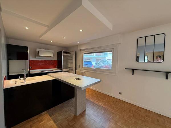 Clermont-Ferrand, Appartement de 70 m 2 de 830 € CC