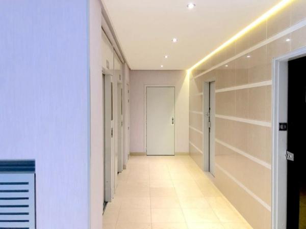 Appartement 2 pièces avec vue dégagée et balcon-Courbevoie Centre