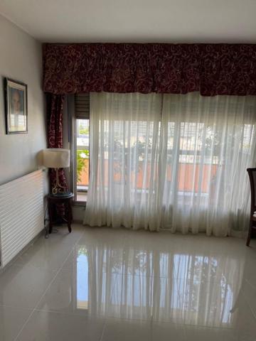 Appartement 2 pièces avec vue dégagée et balcon-Courbevoie Centre