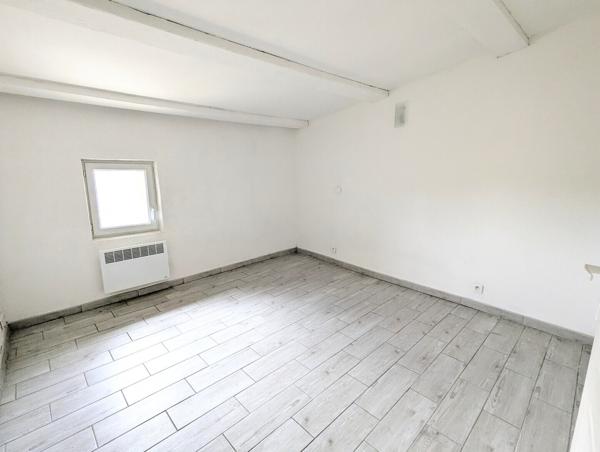 Maison de village T4 rénovée avec terrasse