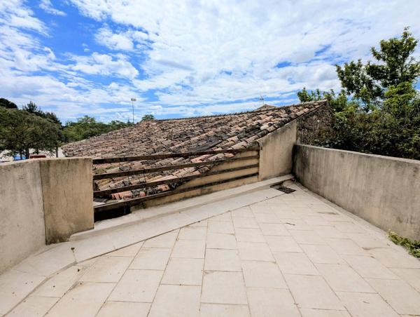 Maison de village T4 rénovée avec terrasse