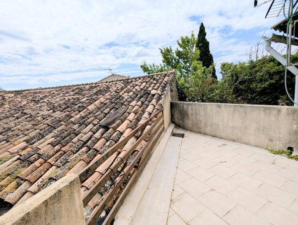 Maison de village T4 rénovée avec terrasse