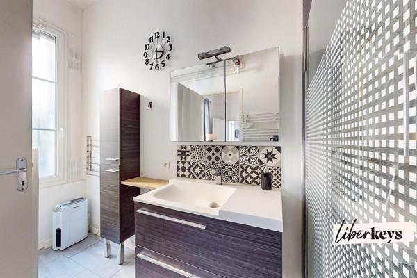 Appartement fonctionnel de 2 pièces 33 m2, rue Louis Braille proche place Daumesnil et bois de Vincennes