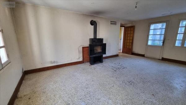 Maison à vendre à Saint-Genis-de-Saintonge en Charente-Maritime (17240), ref : 1843