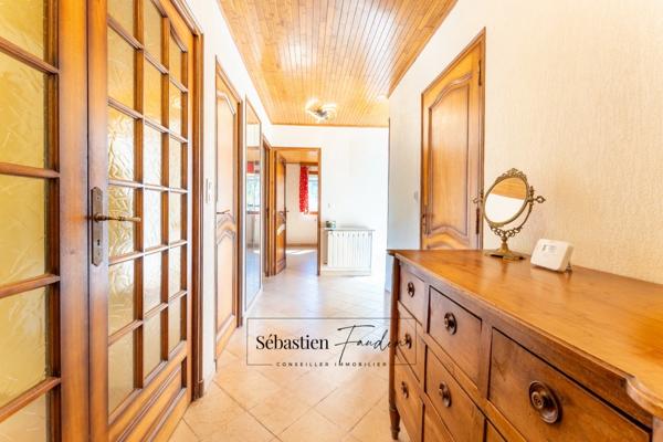 Maison à vendre 8 pièces AUBAGNE (13) - 168 m² - 2 logements - 65 m² garages en sous-sol - cave - 2 garages extérieurs - piscinable