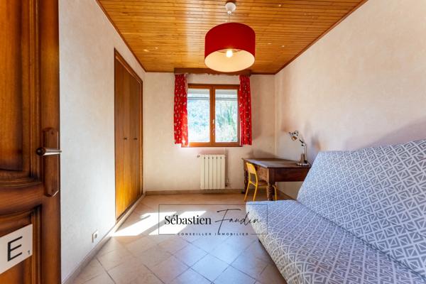 Maison à vendre 8 pièces AUBAGNE (13) - 168 m² - 2 logements - 65 m² garages en sous-sol - cave - 2 garages extérieurs - piscinable