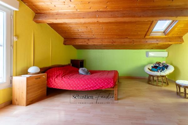 Maison à vendre 8 pièces AUBAGNE (13) - 168 m² - 2 logements - 65 m² garages en sous-sol - cave - 2 garages extérieurs - piscinable