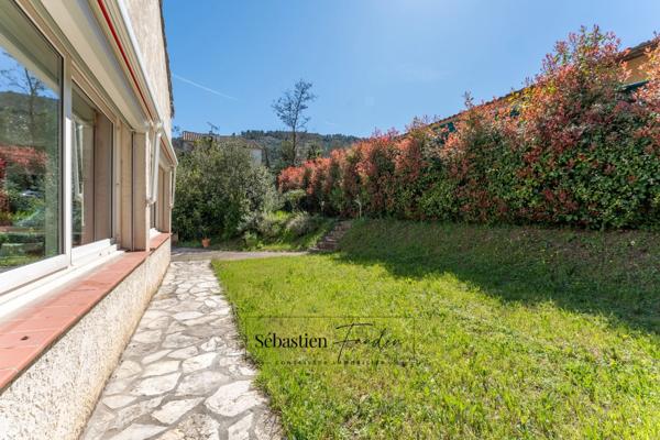 Maison à vendre 8 pièces AUBAGNE (13) - 168 m² - 2 logements - 65 m² garages en sous-sol - cave - 2 garages extérieurs - piscinable