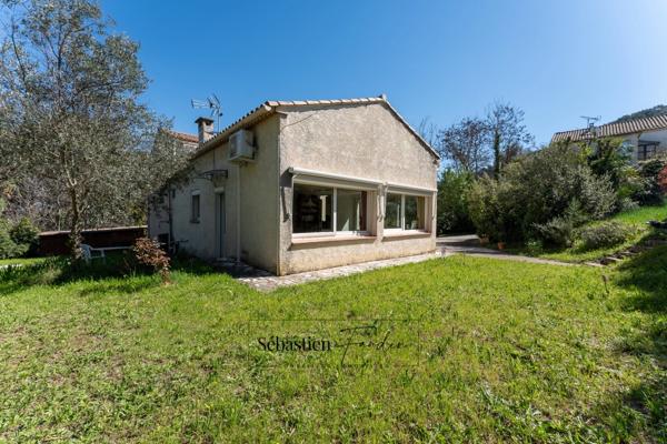 Maison à vendre 8 pièces AUBAGNE (13) - 168 m² - 2 logements - 65 m² garages en sous-sol - cave - 2 garages extérieurs - piscinable