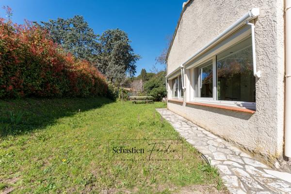 Maison à vendre 8 pièces AUBAGNE (13) - 168 m² - 2 logements - 65 m² garages en sous-sol - cave - 2 garages extérieurs - piscinable
