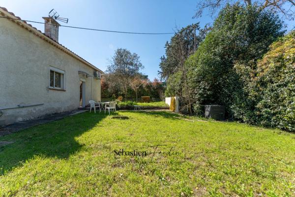 Maison à vendre 8 pièces AUBAGNE (13) - 168 m² - 2 logements - 65 m² garages en sous-sol - cave - 2 garages extérieurs - piscinable