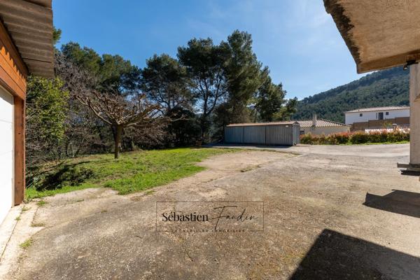 Maison à vendre 8 pièces AUBAGNE (13) - 168 m² - 2 logements - 65 m² garages en sous-sol - cave - 2 garages extérieurs - piscinable