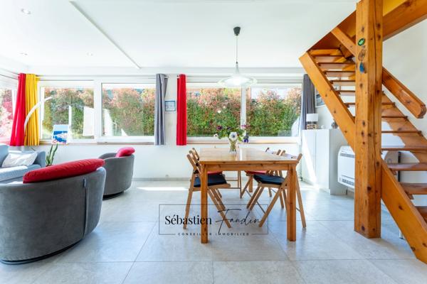 Maison à vendre 8 pièces AUBAGNE (13) - 168 m² - 2 logements - 65 m² garages en sous-sol - cave - 2 garages extérieurs - piscinable