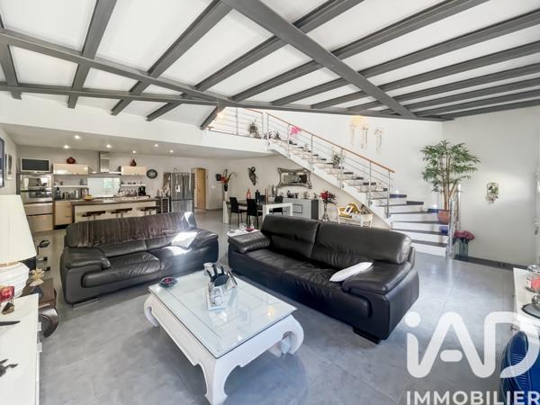Maison à vendre 5 pièces 178 m² La Fare-les-Oliviers