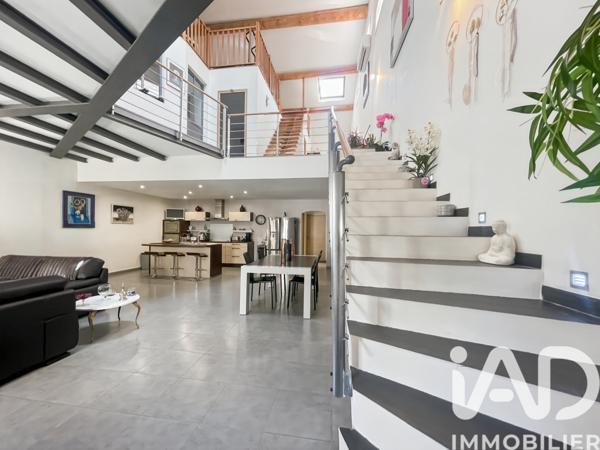 Maison à vendre 5 pièces 178 m² La Fare-les-Oliviers