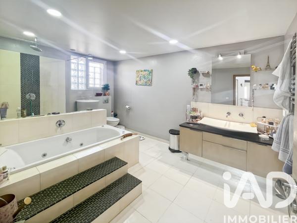 Maison à vendre 5 pièces 178 m² La Fare-les-Oliviers
