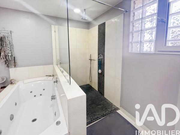 Maison à vendre 5 pièces 178 m² La Fare-les-Oliviers