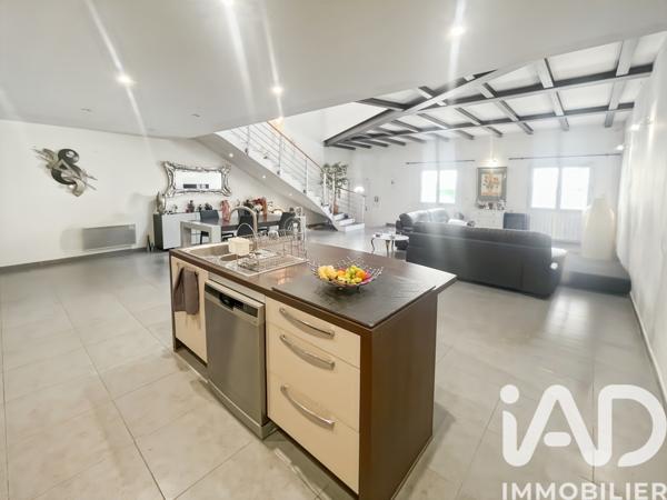 Maison à vendre 5 pièces 178 m² La Fare-les-Oliviers